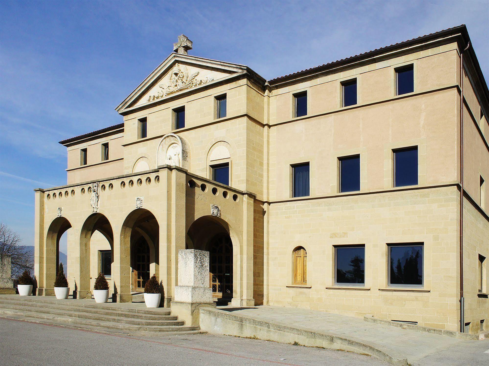 Seminari Allotjaments Vic Zewnętrze zdjęcie